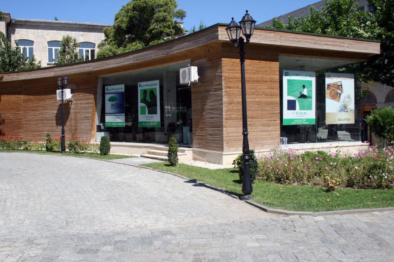 Park Hotel Kutaisi Exteriör bild